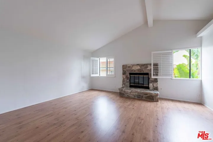 27821 Via Amistosa, Agoura Hills, California 91301
