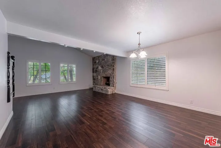 27821 Via Amistosa, Agoura Hills, California 91301