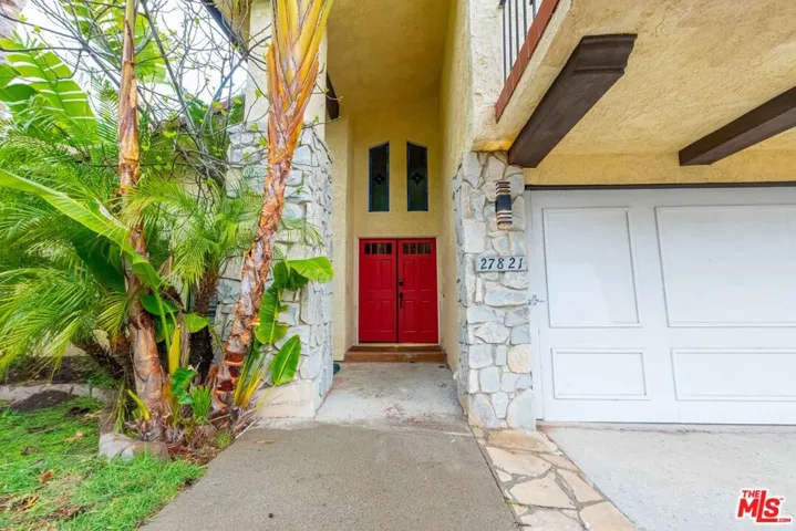 27821 Via Amistosa, Agoura Hills, California 91301