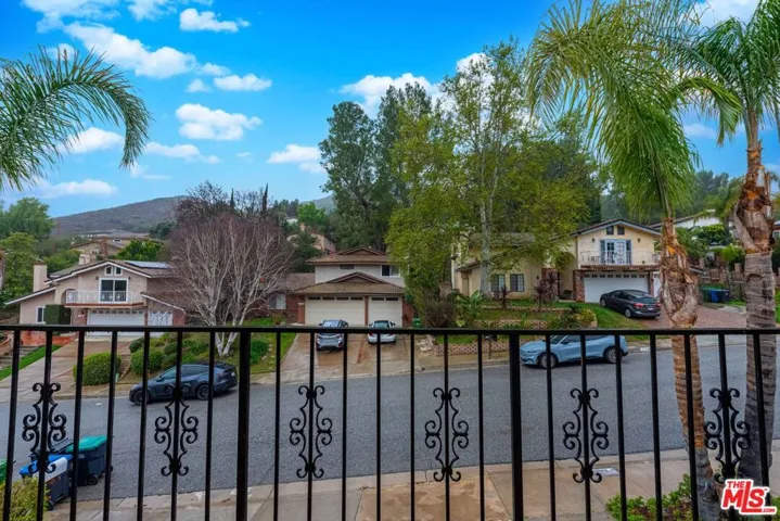 27821 Via Amistosa, Agoura Hills, California 91301