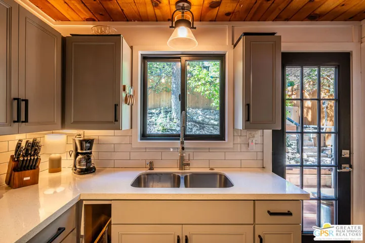 634 W Rainbow Boulevard, Big Bear City, California 92314