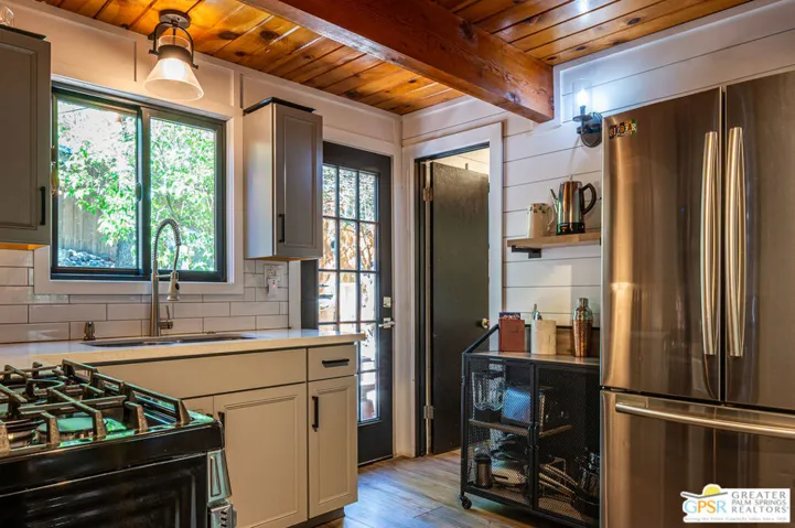 634 W Rainbow Boulevard, Big Bear City, California 92314