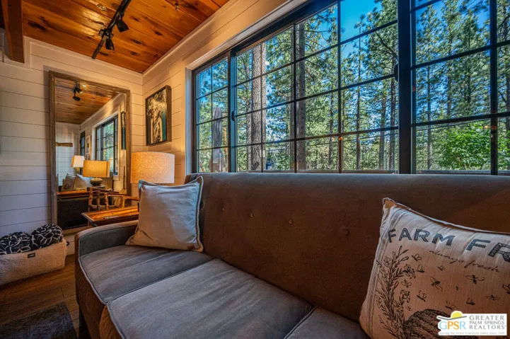 634 W Rainbow Boulevard, Big Bear City, California 92314