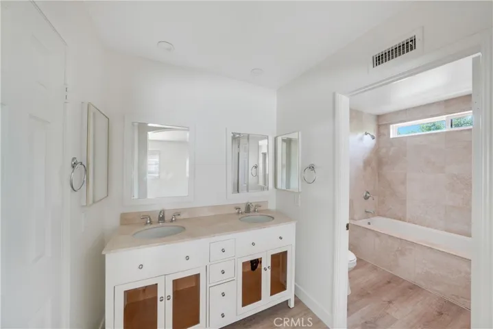 14 Yorktown, Irvine, California 92620
