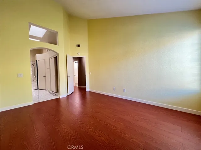 Pictures are from before current tenant moved in.