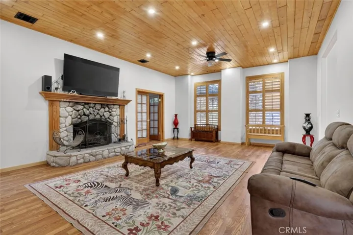 1401 Zion Way, Pine Mountain Club, California 93222