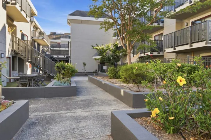 4151 El Camino Way Unit I, Palo Alto, California 94306