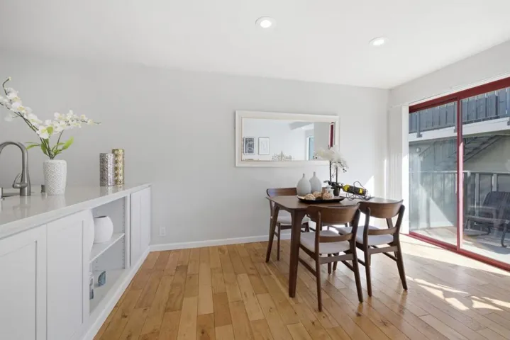 4151 El Camino Way Unit I, Palo Alto, California 94306