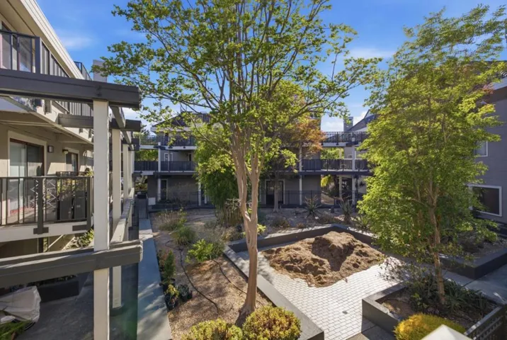 4151 El Camino Way Unit I, Palo Alto, California 94306