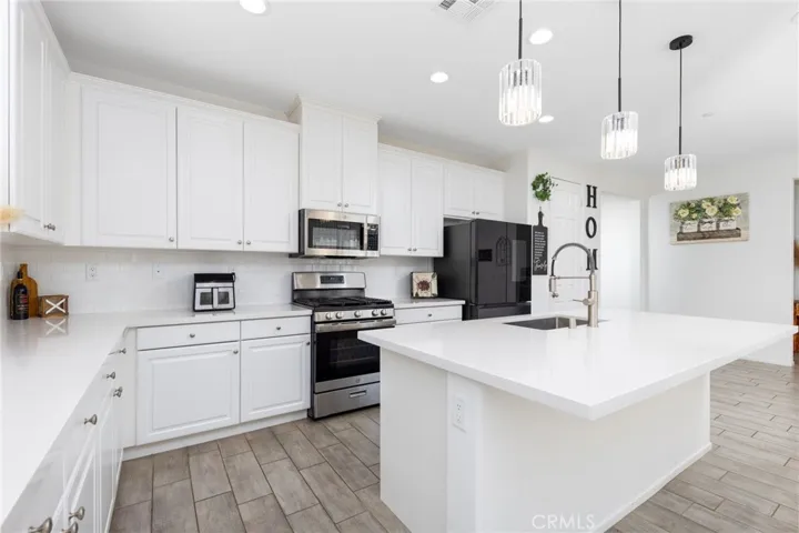 2735 Moonshimmer, Hemet, California 92543