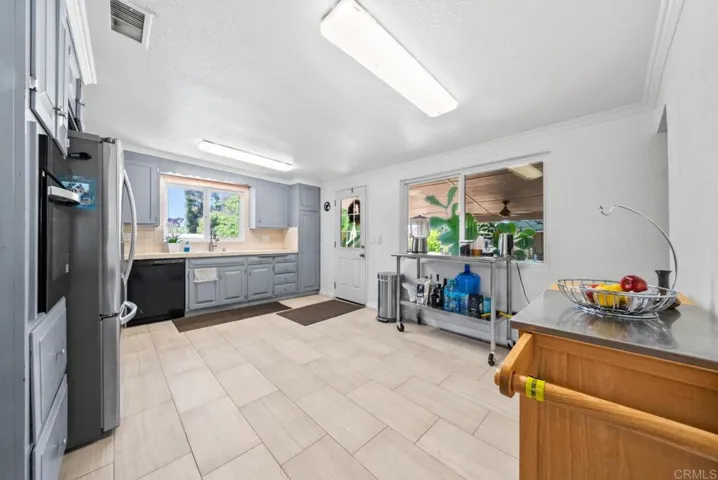 13256 Lindo Lane, Lakeside, California 92040