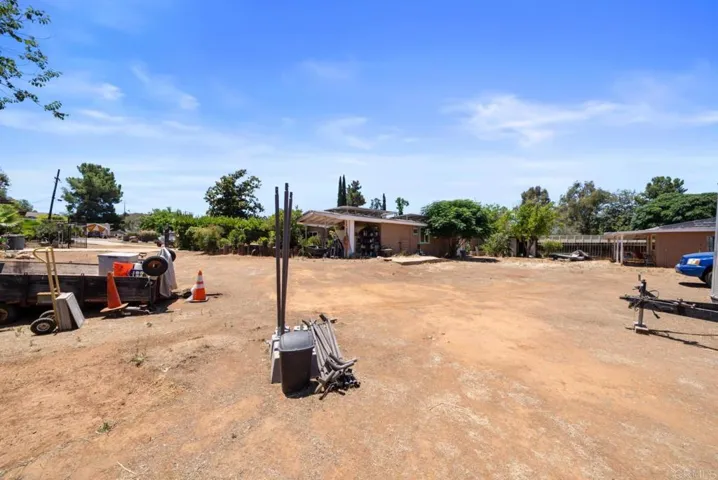 13256 Lindo Lane, Lakeside, California 92040