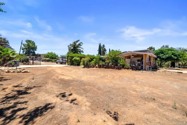 13256 Lindo Lane, Lakeside, California 92040
