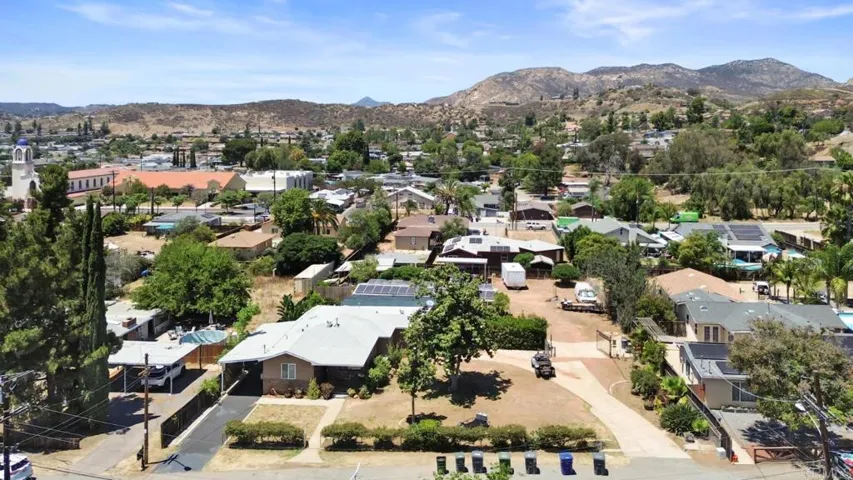 13256 Lindo Lane, Lakeside, California 92040