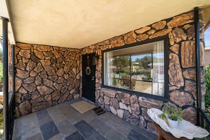 13256 Lindo Lane, Lakeside, California 92040