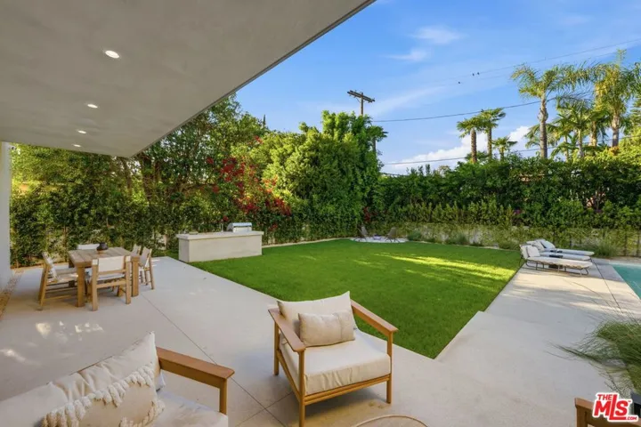 16643 Addison Street, Encino, California 91436