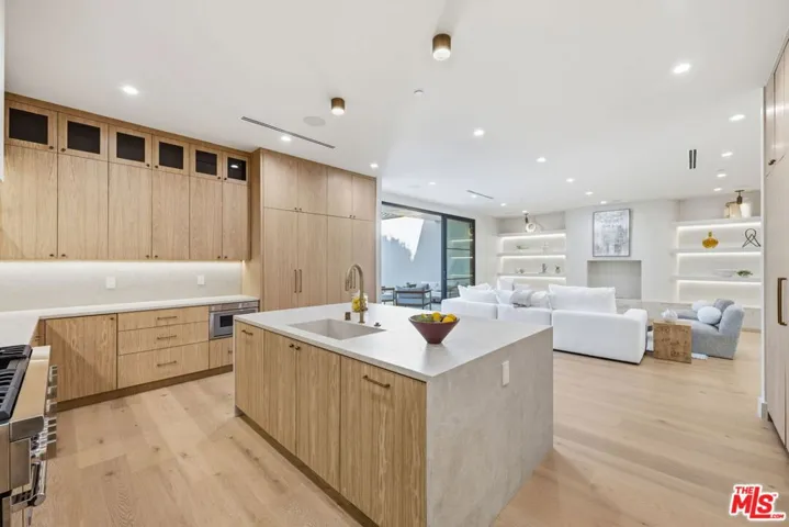 16643 Addison Street, Encino, California 91436