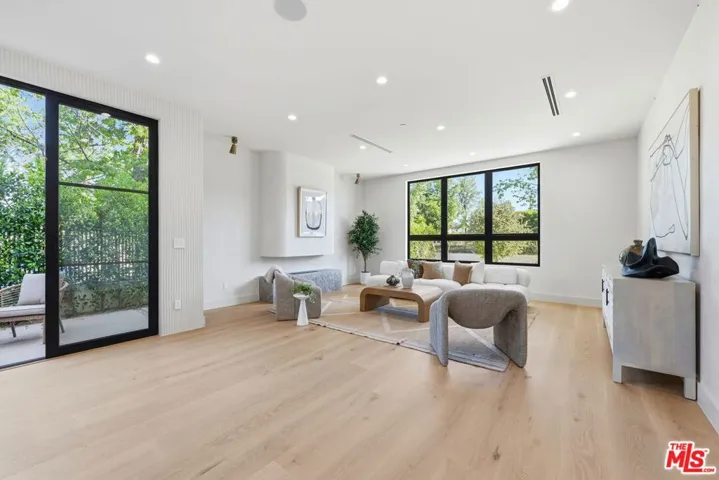 16643 Addison Street, Encino, California 91436