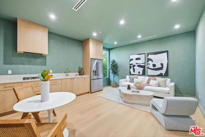 16643 Addison Street, Encino, California 91436