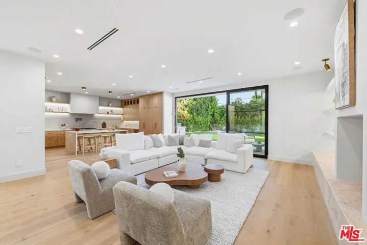 16643 Addison Street, Encino, California 91436