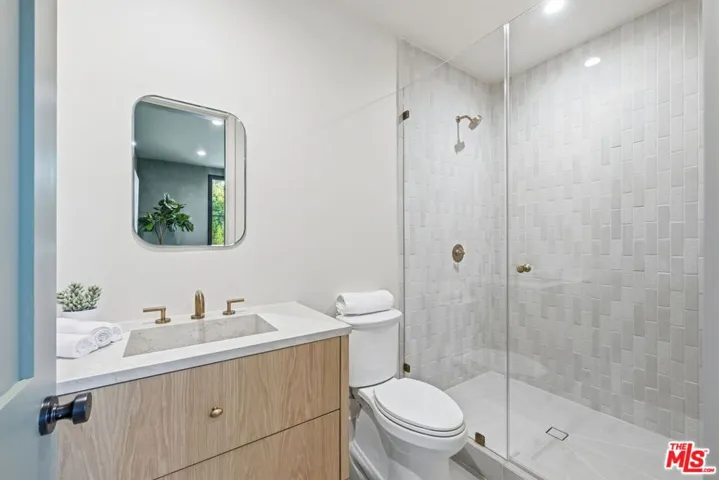 16643 Addison Street, Encino, California 91436