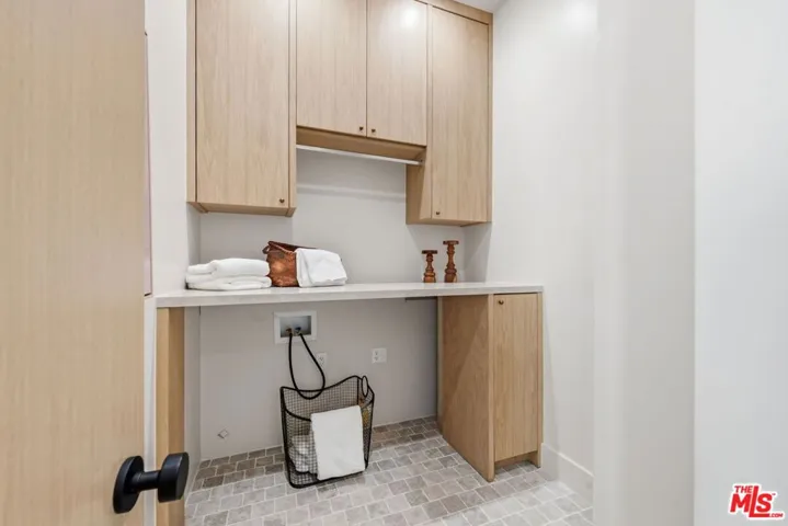 16643 Addison Street, Encino, California 91436