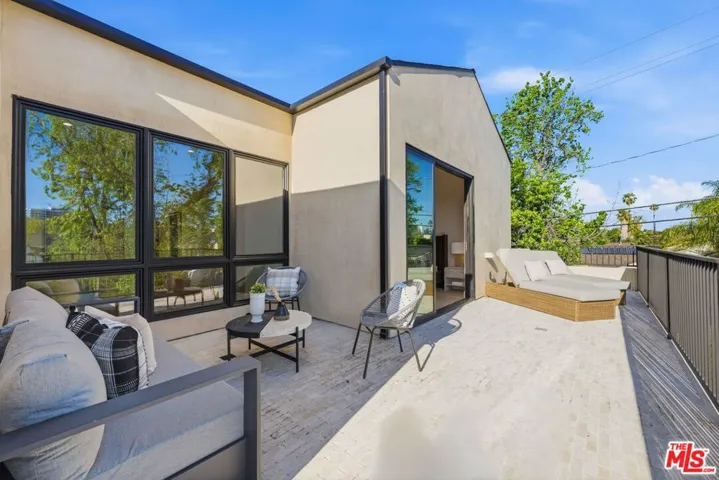 16643 Addison Street, Encino, California 91436