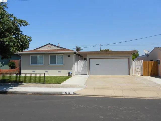 1257 Henderson Ln, Hayward, California 94544