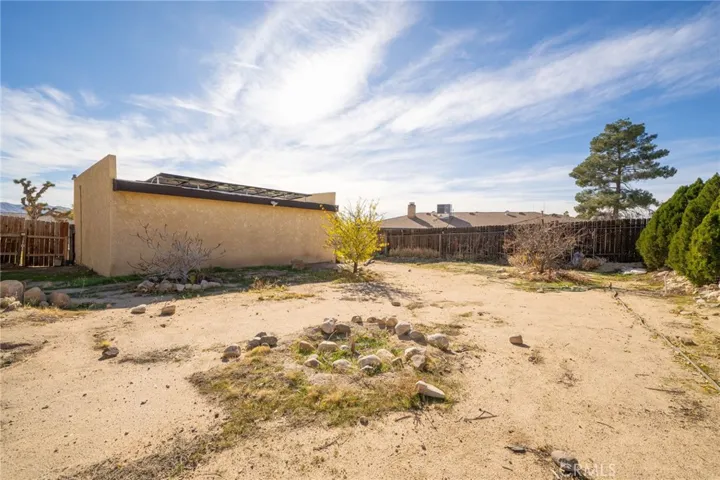 14580 Keota Road, Apple Valley, California 92307