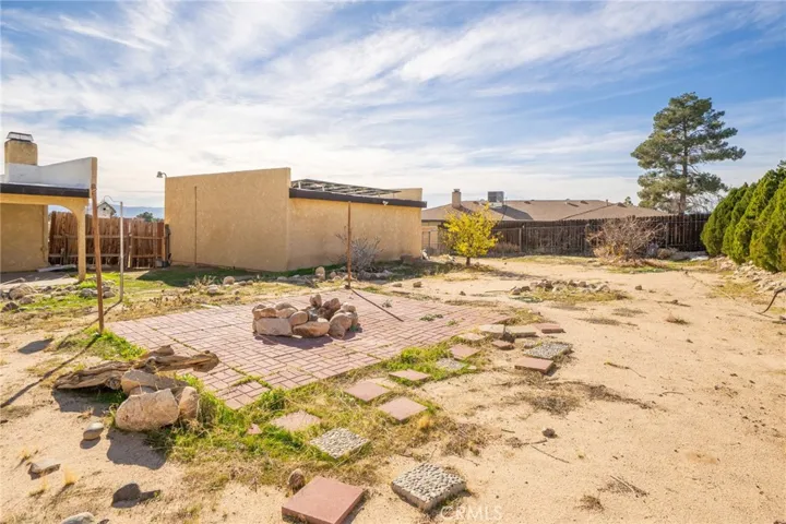 14580 Keota Road, Apple Valley, California 92307