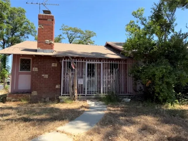 21053 Baltar Street, Canoga Park, California 91304