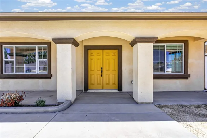 593 E 12th St 1, Beaumont, California 92223