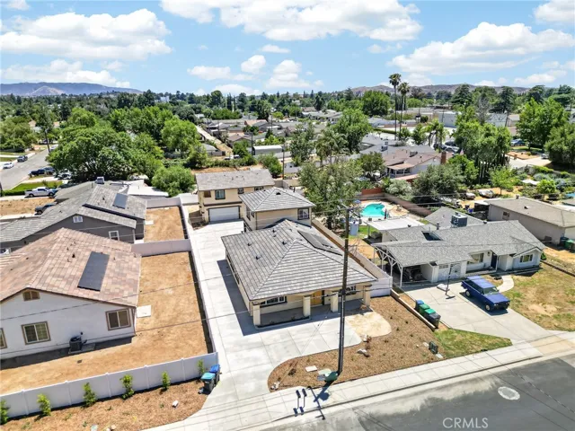 593 E 12th St 1, Beaumont, California 92223