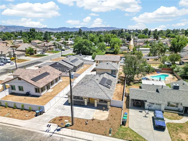 593 E 12th St 1, Beaumont, California 92223