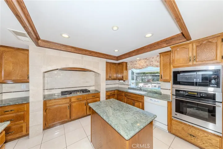 5150 Via Carretas, Yorba Linda, California 92886