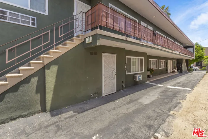 1001 E Acacia Avenue, Glendale, California 91205