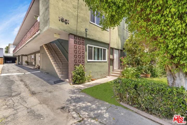1001 E Acacia Avenue, Glendale, California 91205