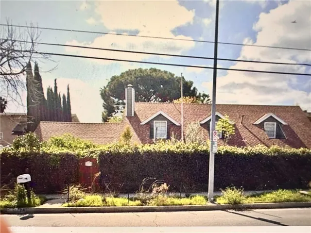 18128 Lassen, Northridge, California 91325