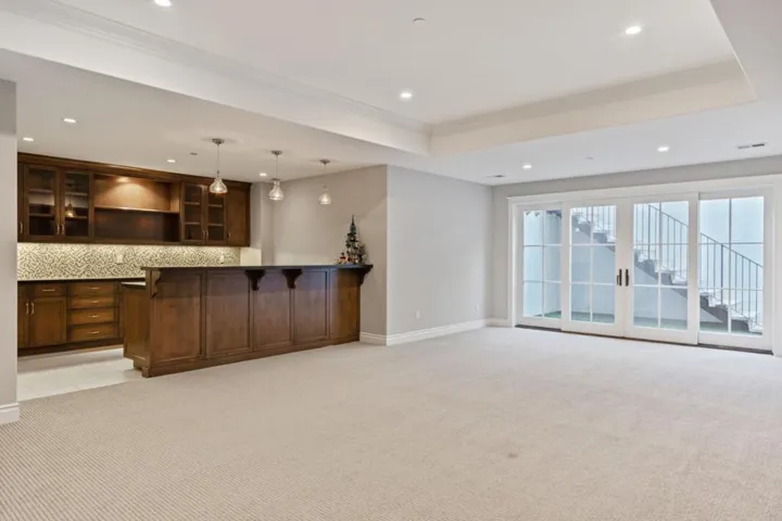 240 University Drive, Menlo Park, California 94025