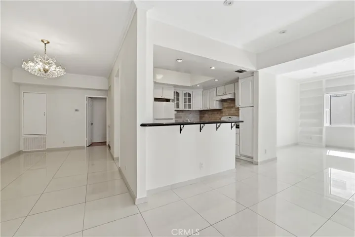 1338 Amherst 102, Los Angeles, California 90025