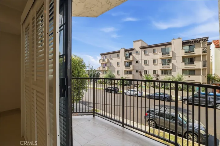 1338 Amherst 102, Los Angeles, California 90025