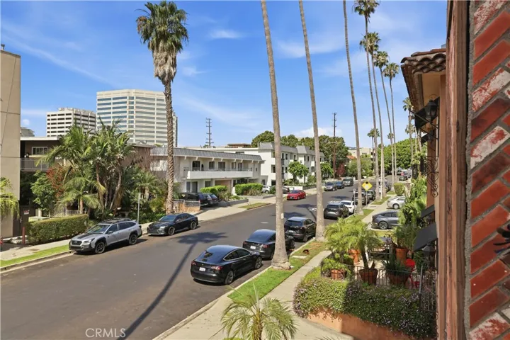 1338 Amherst 102, Los Angeles, California 90025
