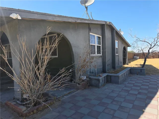39070 Yucca, Newberry Springs, California 92398