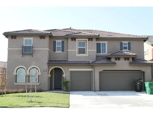 7638 Stonegate Drive, Eastvale, California 92880