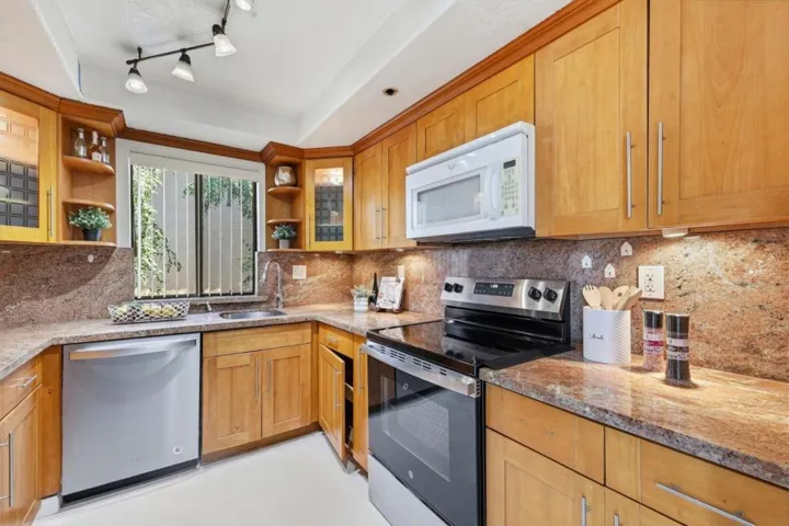 20740 Celeste Circle, Cupertino, California 95014
