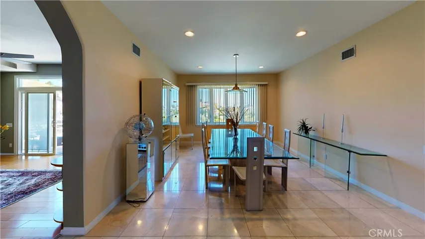 4936 Llano, Woodland Hills, California 91364
