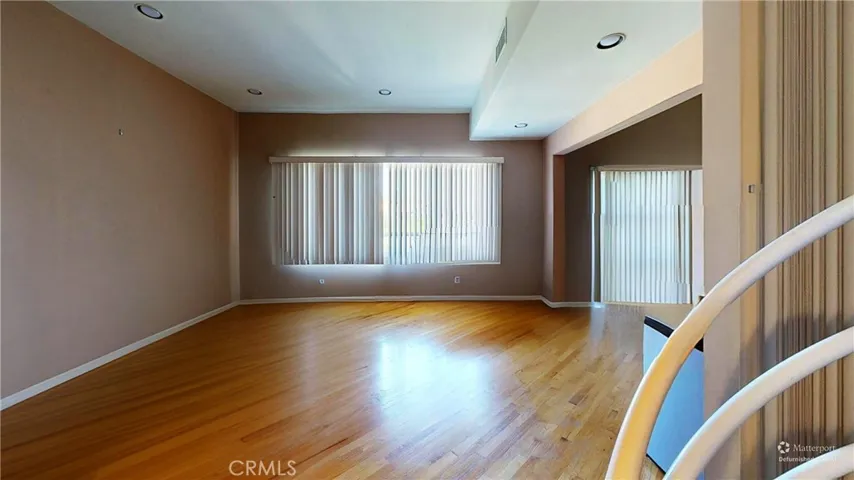 4936 Llano, Woodland Hills, California 91364