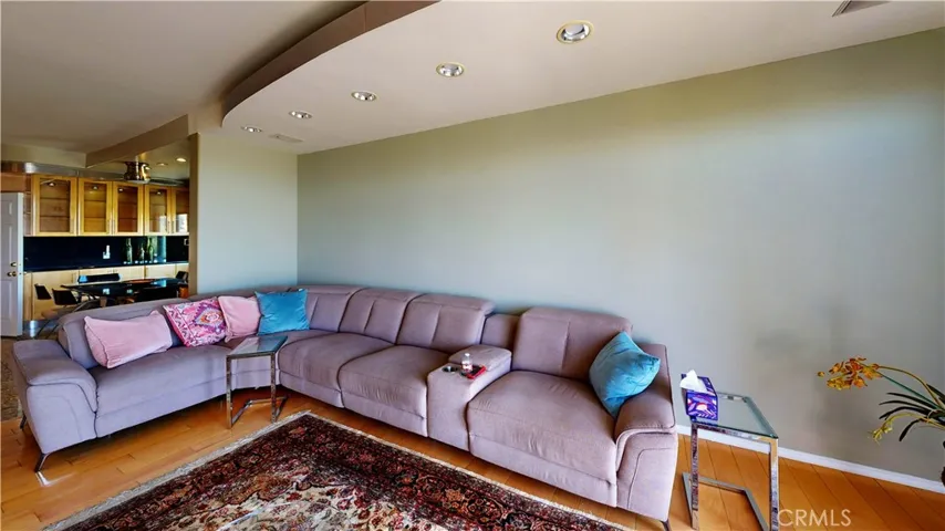 4936 Llano, Woodland Hills, California 91364