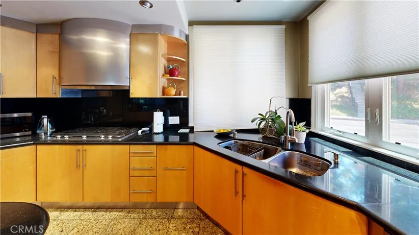 4936 Llano, Woodland Hills, California 91364