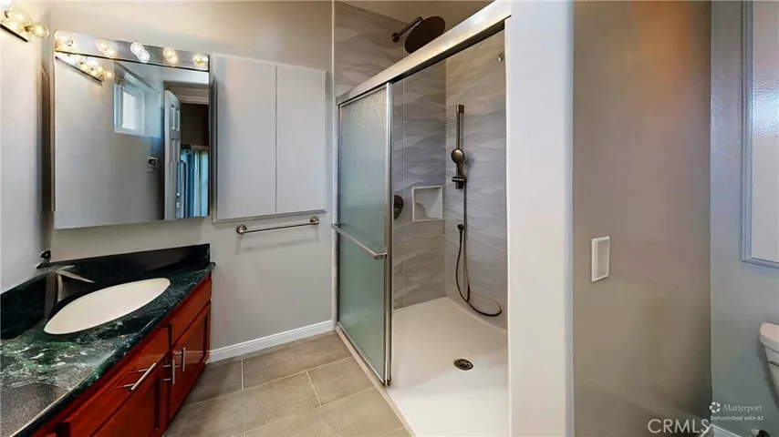 4936 Llano, Woodland Hills, California 91364